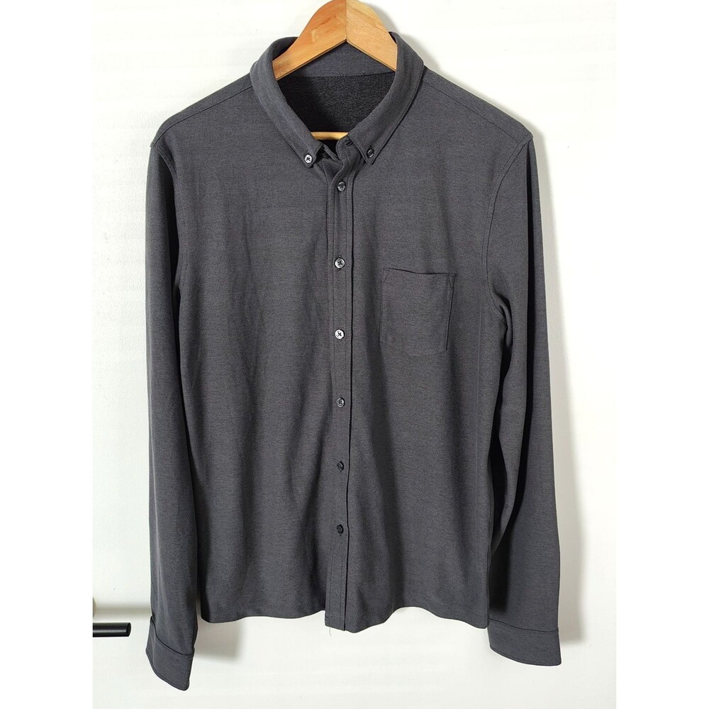 Vuori Ace Button Down Shirt Mens Size Medium Gray Performance #V185